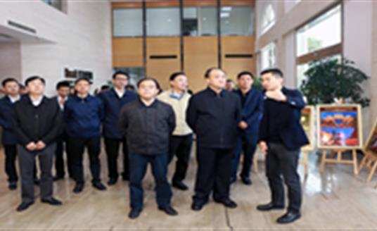 【公司要聞】成都市政協(xié)主席李仲彬一行蒞臨華體照明考察調(diào)研