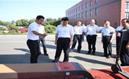 成都市人大常委會主任唐川平蒞臨華體科技考察調(diào)研